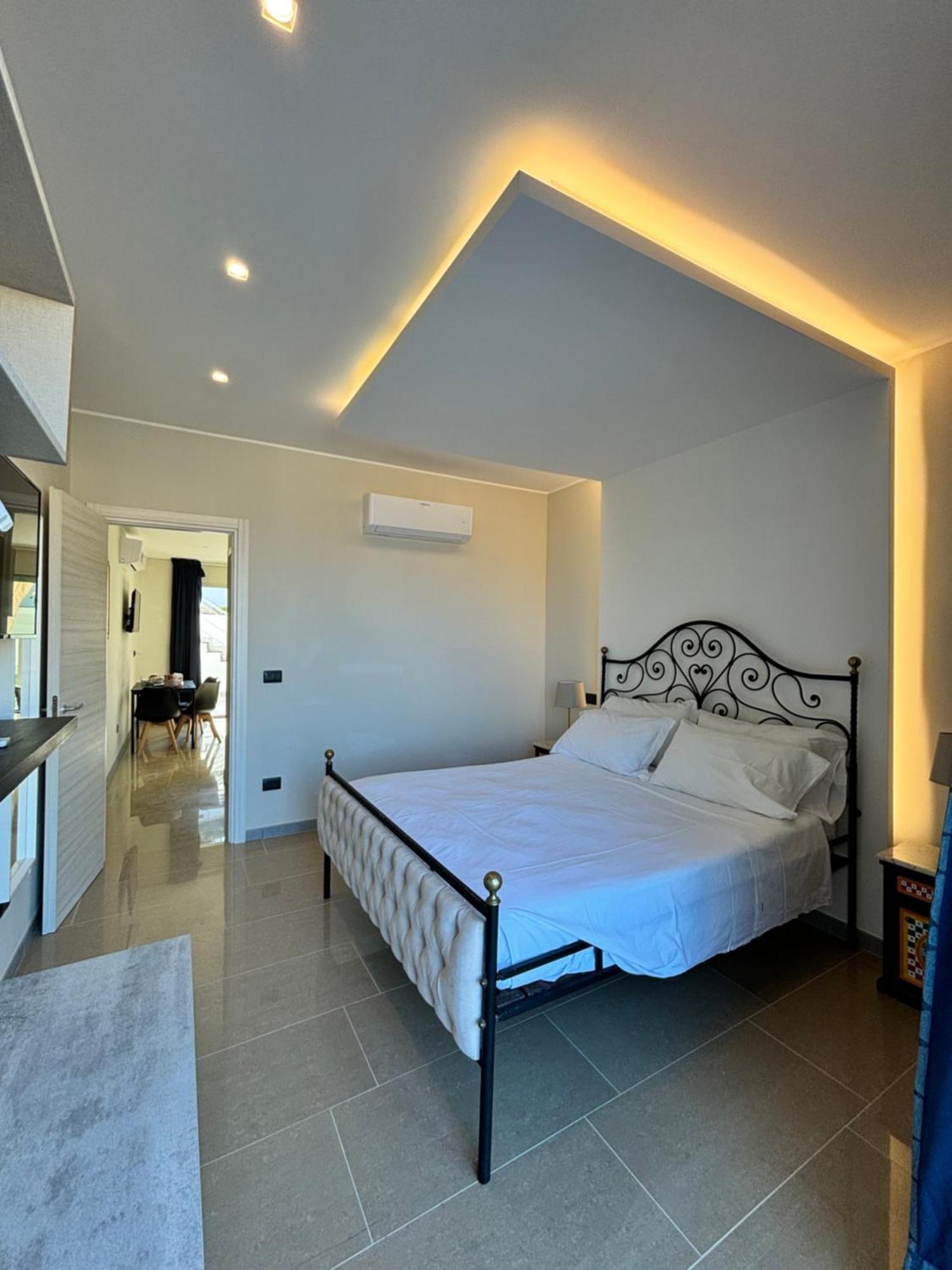 Ig - "Villa Don Antonio" Apartments 지아르디니낙소스 외부 사진