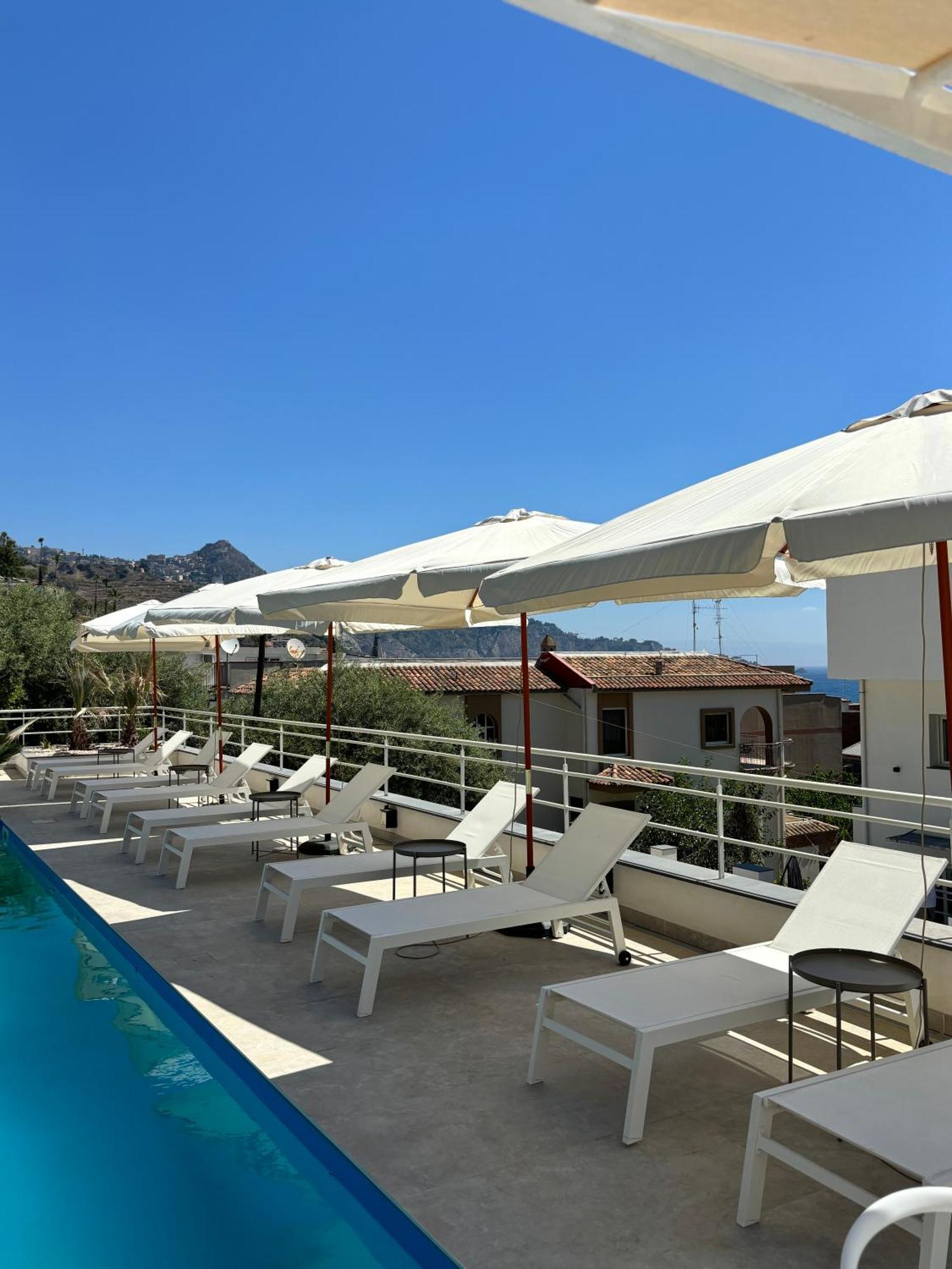 Ig - "Villa Don Antonio" Apartments 지아르디니낙소스 외부 사진